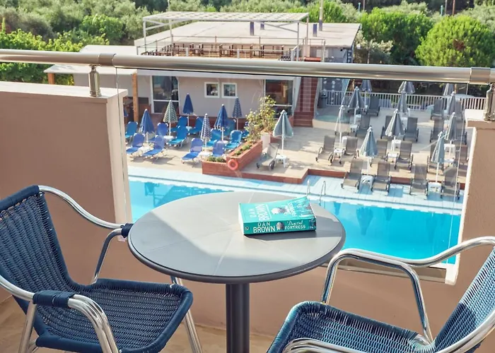 Koukounaria Hotel&Suites