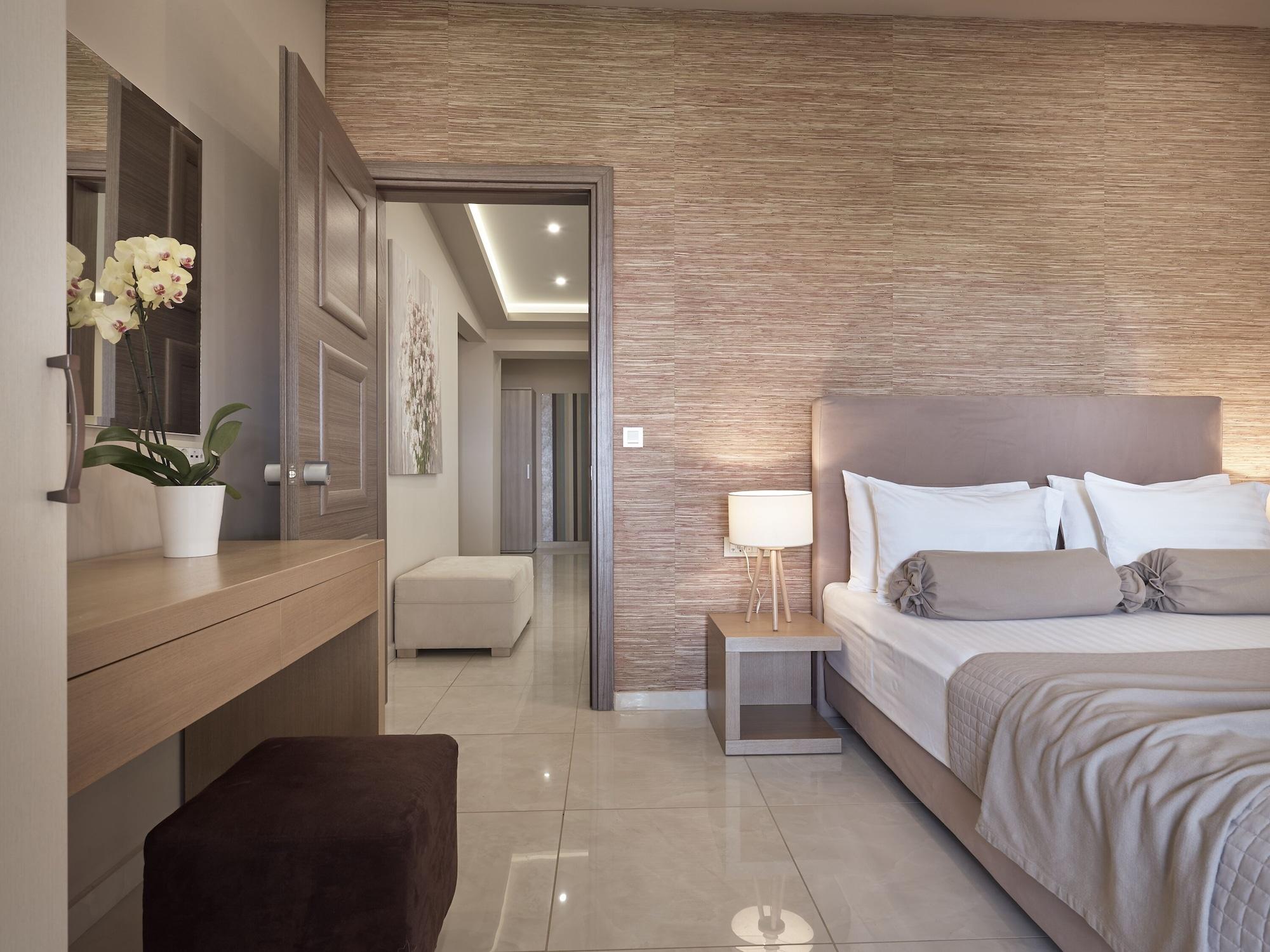Koukounaria Hotel&suites 4*