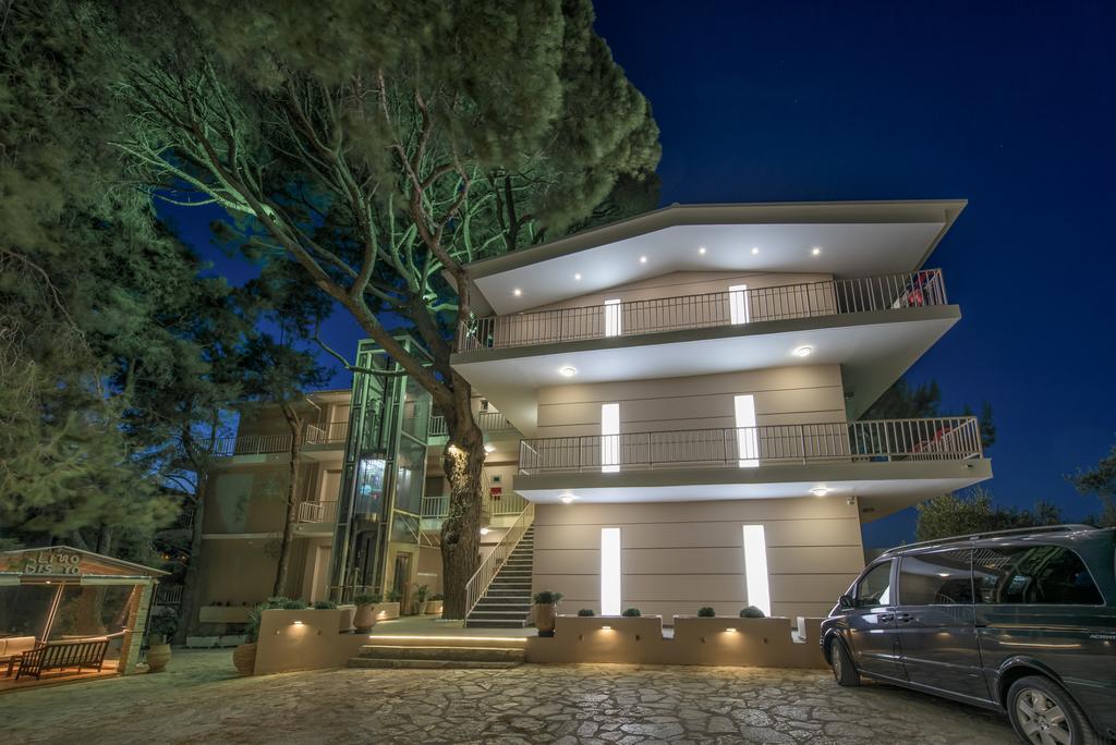 Koukounaria Hotel&suites Hotel