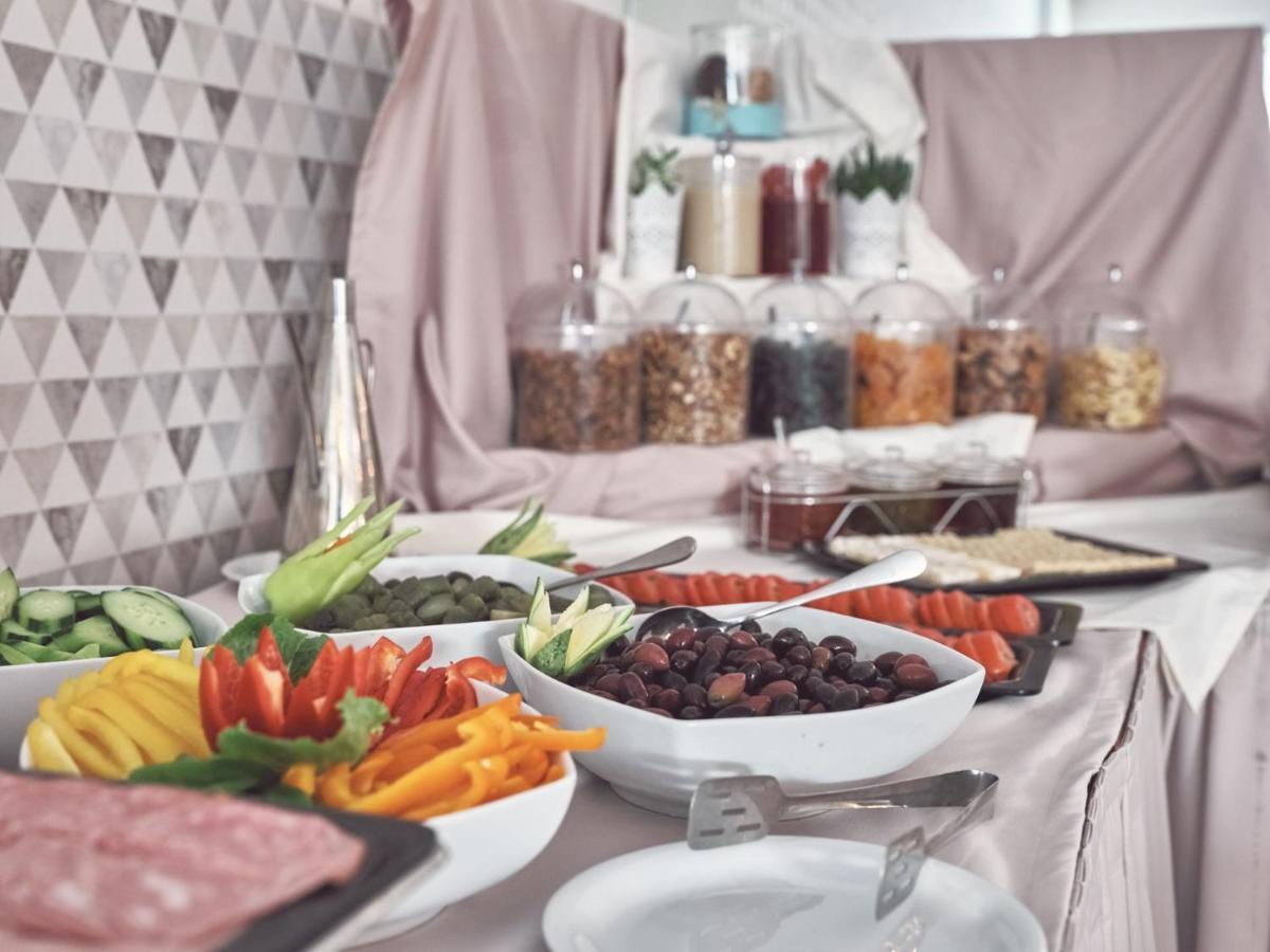 Koukounaria Hotel&suites Hotel